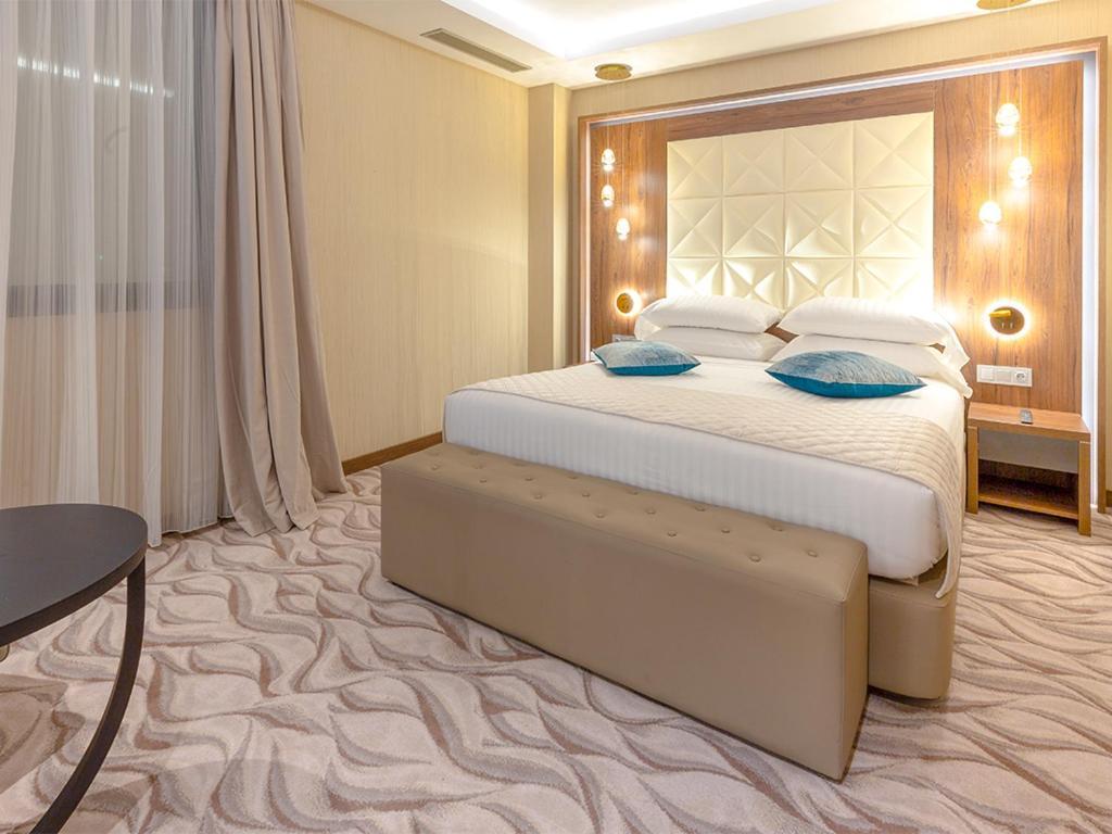 Az Hotels Grand Oran Es Senia Eksteriør billede