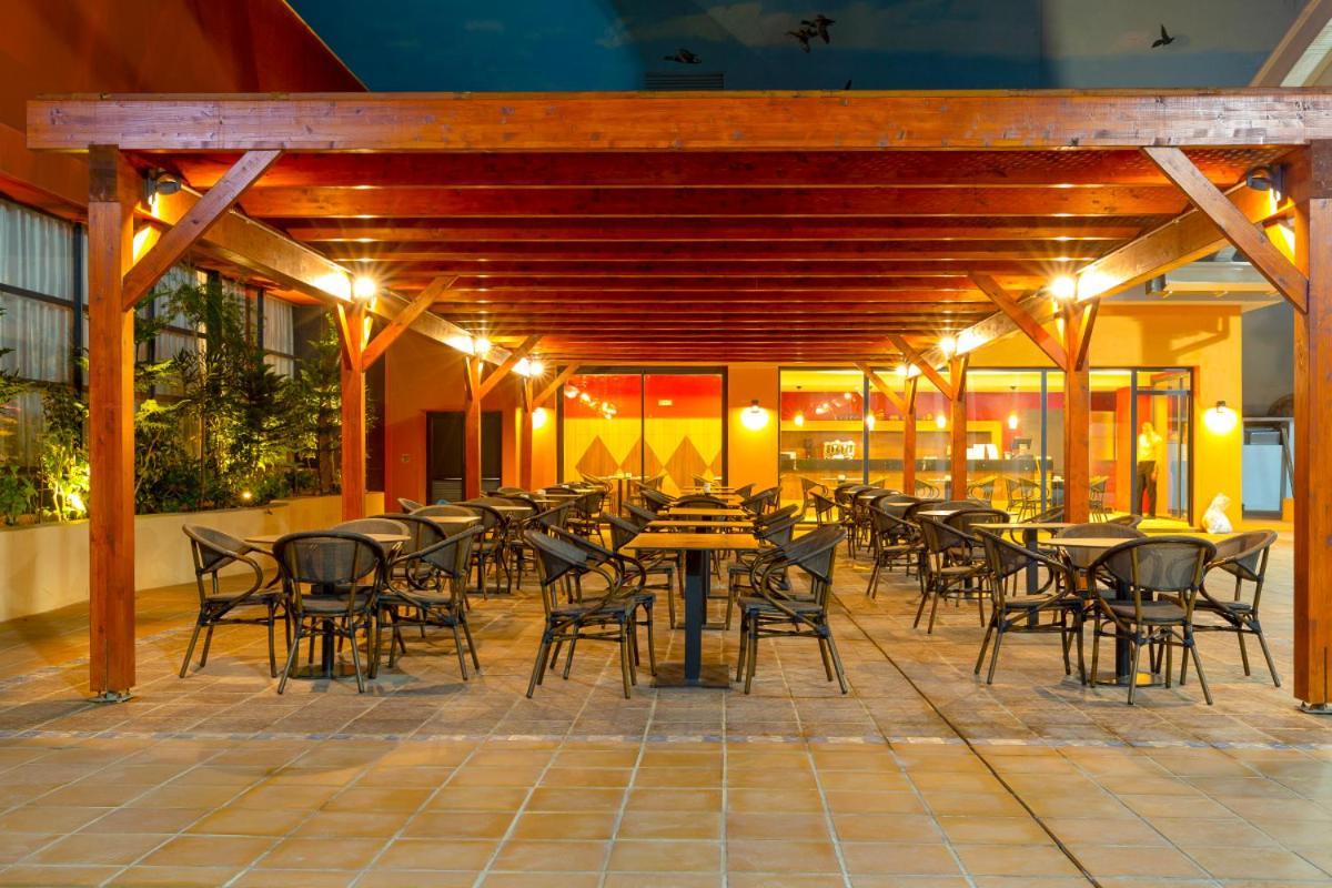 Az Hotels Grand Oran Es Senia Eksteriør billede